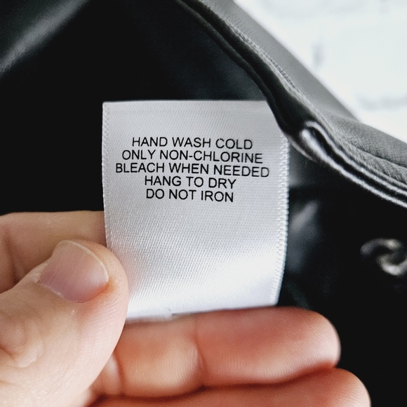 JUICY COUTURE | belted faux leather pleated foldover waist pants - Picture 8 of 10